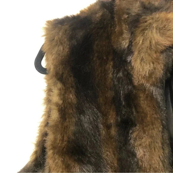 Coaco Reversible Faux Fur Zip Up Black and Brown Striped Vest Size Large  GUC - Picture 3 of 10